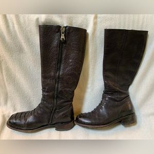 ** Fluevog Emilie Tall Boot, size 8W. Fantastic handcrafted black boots, Mexico